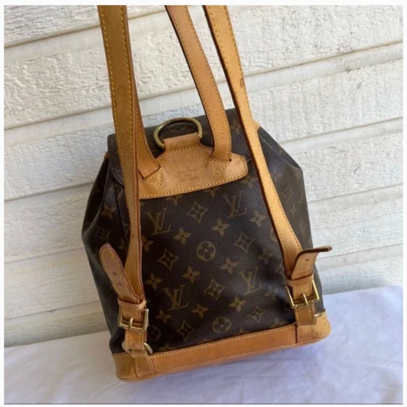 LOUIS VUITTON Moyen Montsouris Monogram Eclipse Drawstring Backpack - Picture 5 of 9